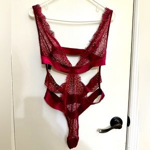 Victoria’s Secret sexy lace lingerie teddy in burgundy large